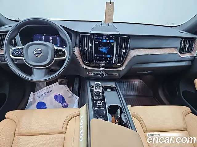 Volvo XC60 2022 2.0 автомат (гидро), миниатюра 7 Volvo XC60 2022 2.0 автомат (гидро), миниатюра 7