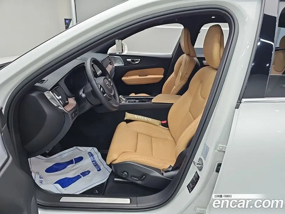 Volvo XC60 2022 2.0 автомат (гидро), фото 10 Volvo XC60 2022 2.0 автомат (гидро), фото 10