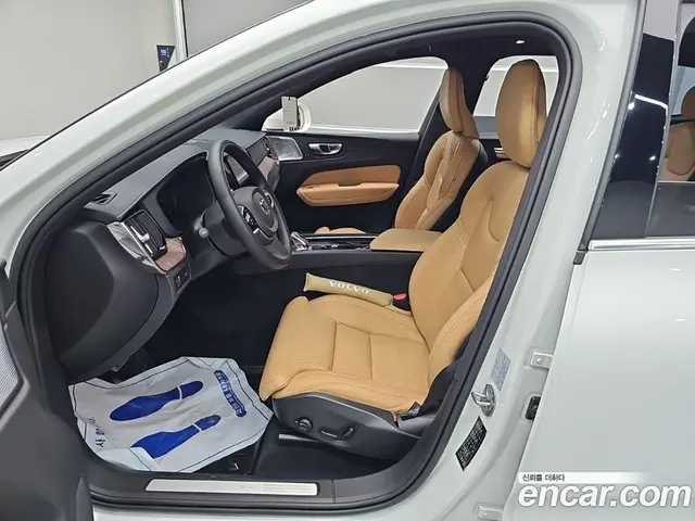 Volvo XC60 2022 2.0 автомат (гидро), миниатюра 10 Volvo XC60 2022 2.0 автомат (гидро), миниатюра 10