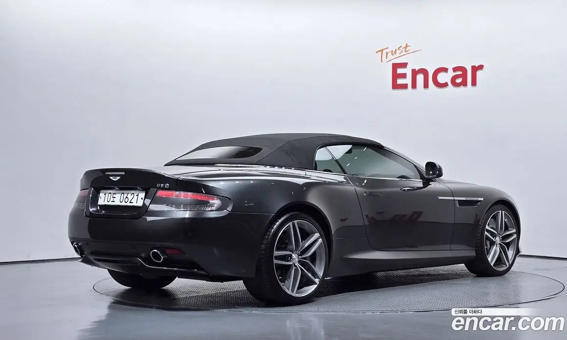 Aston Martin DB9 2015 5.9 автомат (гидро), фото 2 Aston Martin DB9 2015 5.9 автомат (гидро), фото 2