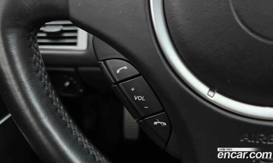 Aston Martin DB9 2015 5.9 автомат (гидро), фото 16 Aston Martin DB9 2015 5.9 автомат (гидро), фото 16