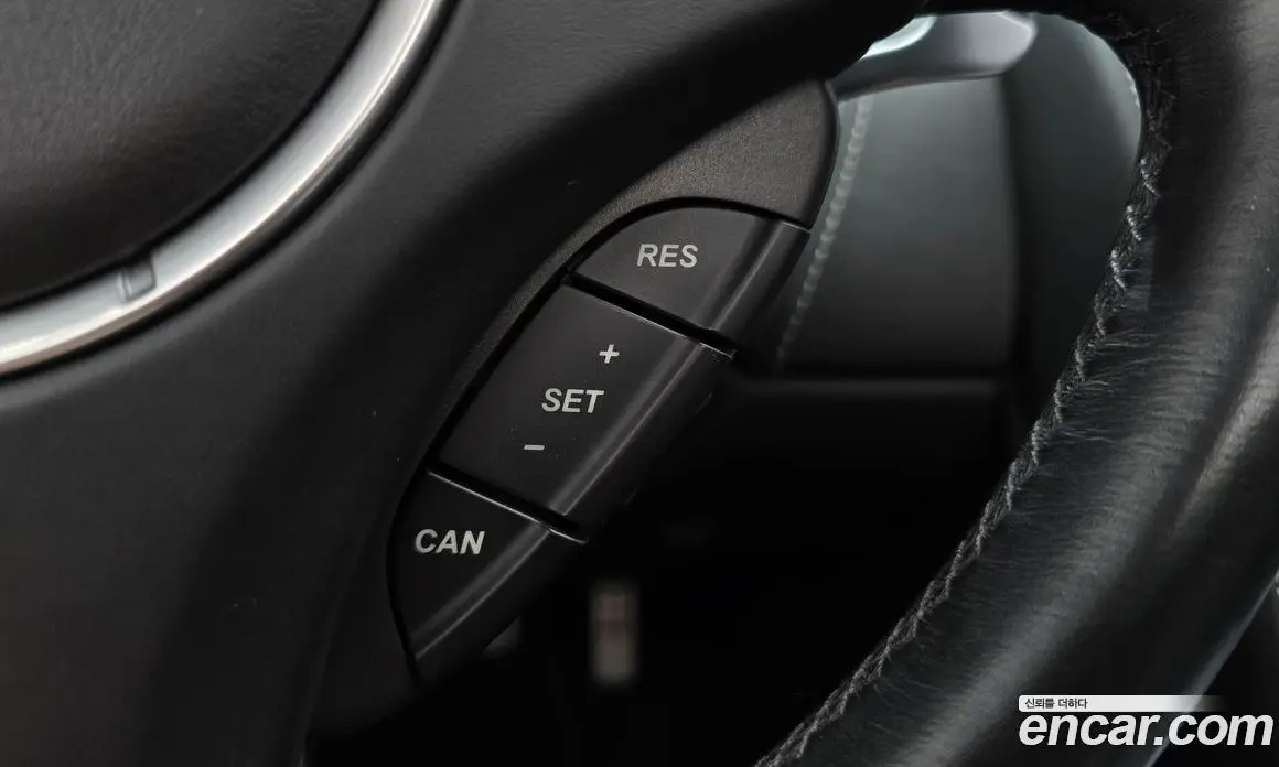 Aston Martin DB9 2015 5.9 автомат (гидро), фото 17 Aston Martin DB9 2015 5.9 автомат (гидро), фото 17