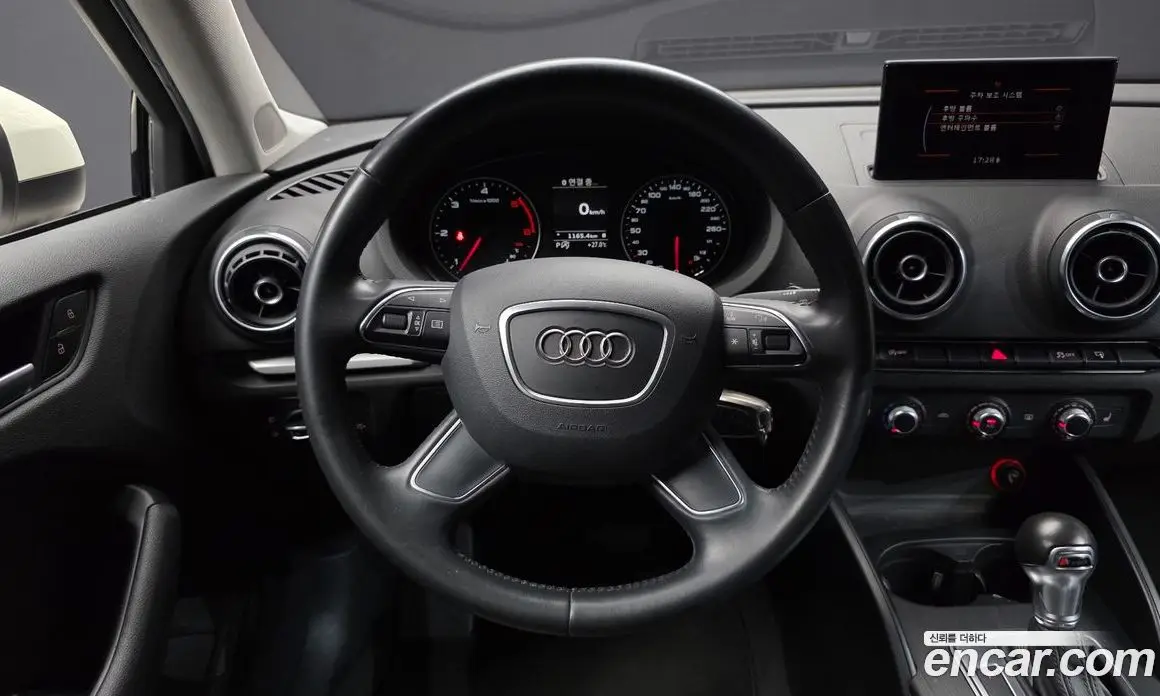 Audi A3 2014 1.6 автомат (гидро), фото 13