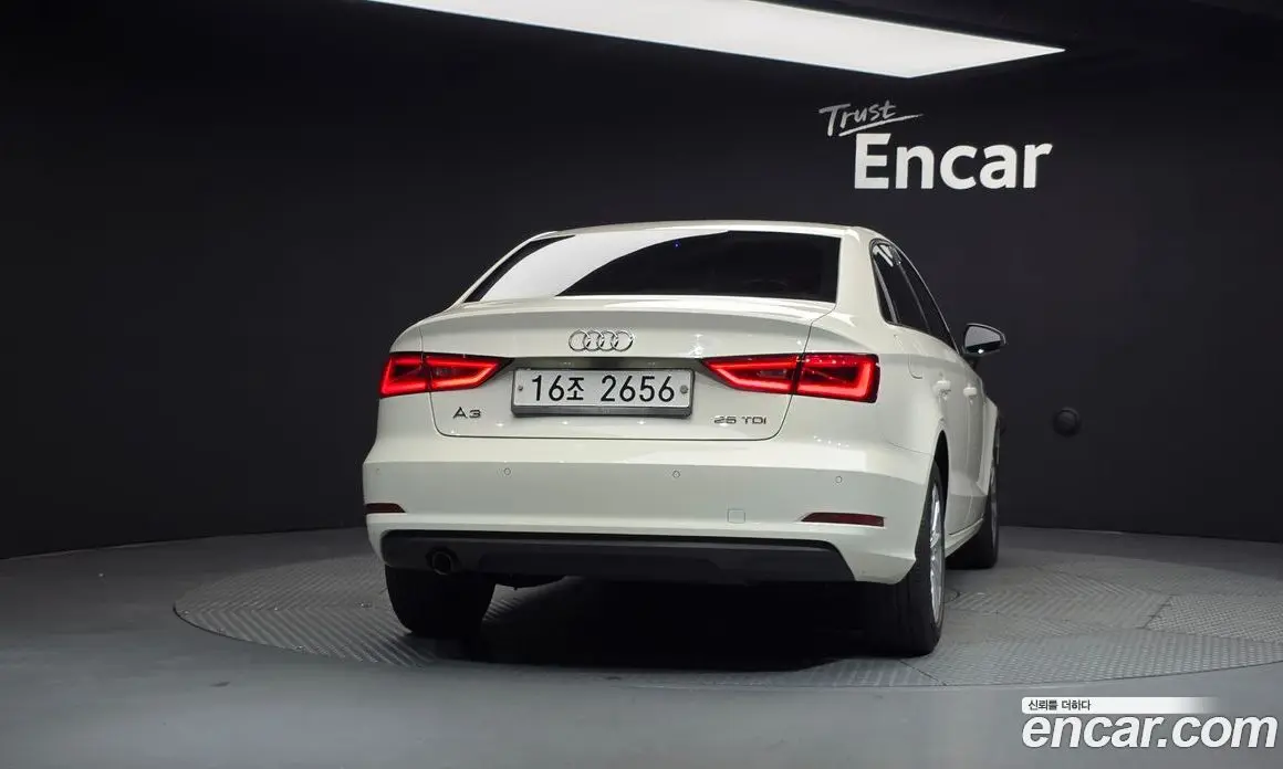 Audi A3 2014 1.6 автомат (гидро), фото 4