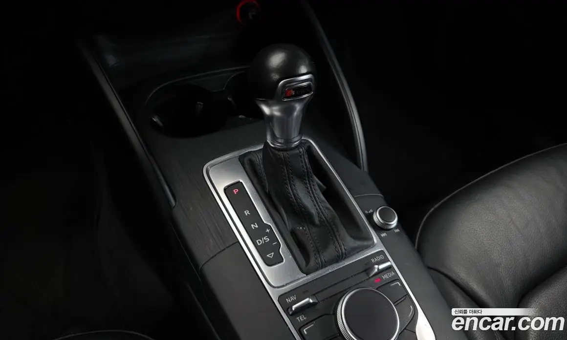Audi A3 2014 1.6 автомат (гидро), фото 9