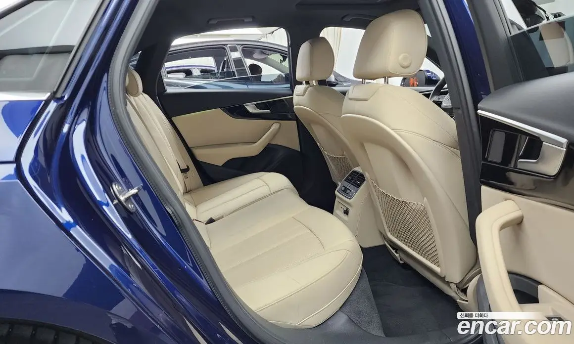 Audi A4 2022 2.0 автомат (гидро), фото 12