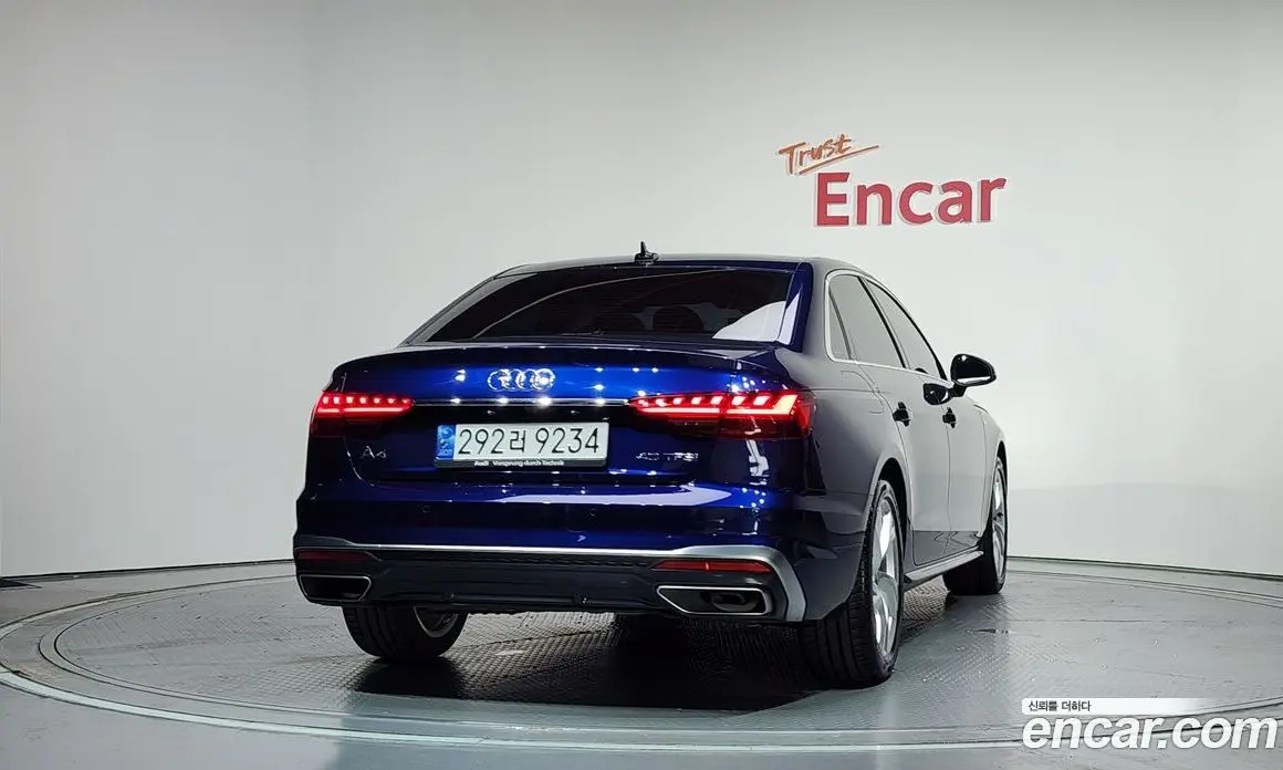 Audi A4 2022 2.0 автомат (гидро), фото 4