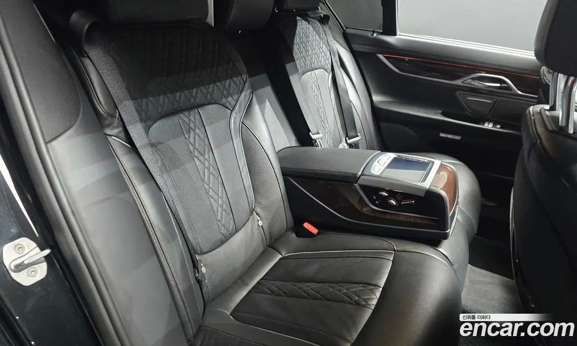 BMW 7 серия 2016 3.0 автомат (гидро), фото 11 BMW 7 серия 2016 3.0 автомат (гидро), фото 11