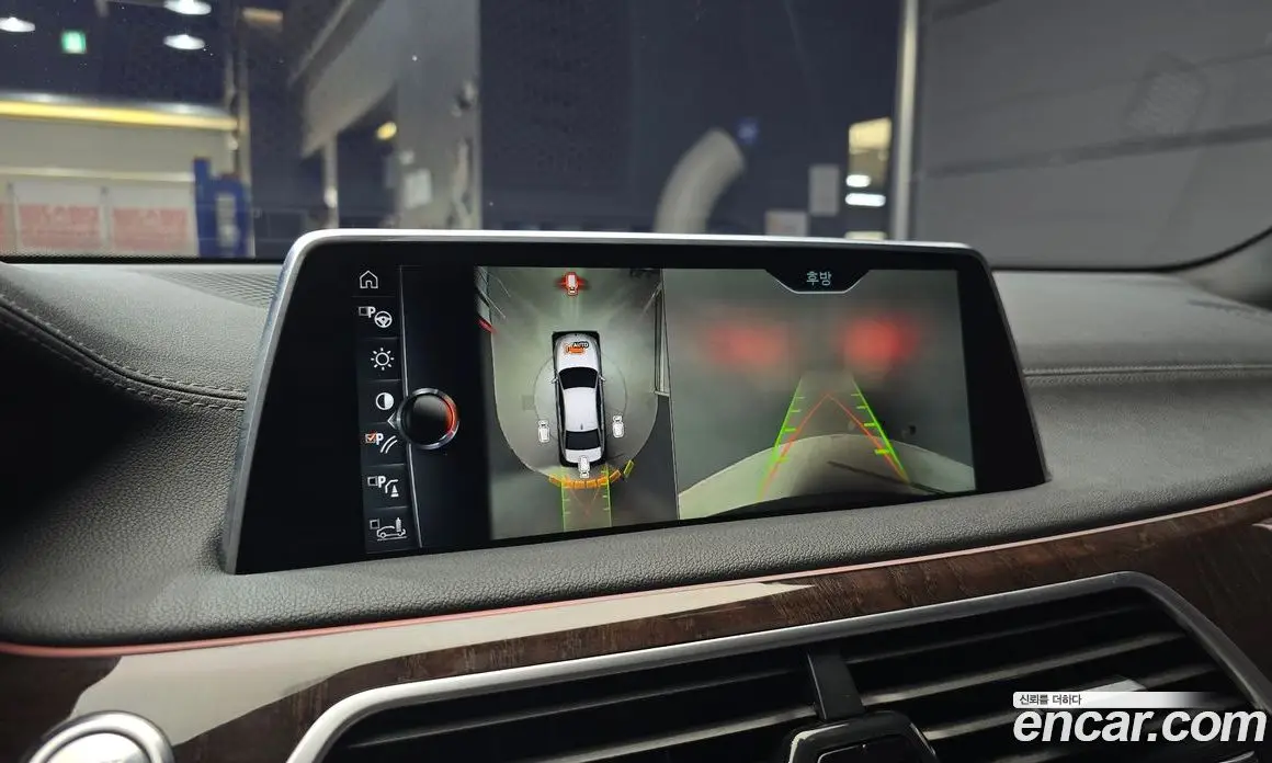 BMW 7 серия 2016 3.0 автомат (гидро), фото 15 BMW 7 серия 2016 3.0 автомат (гидро), фото 15