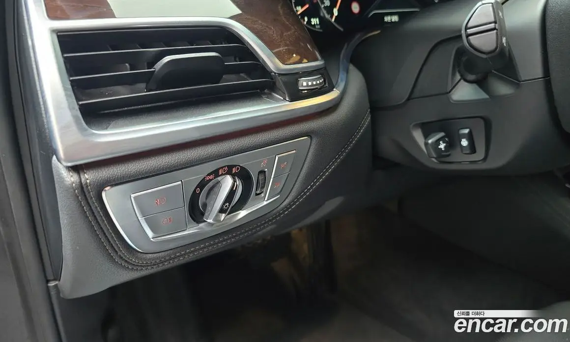BMW 7 серия 2016 3.0 автомат (гидро), фото 18 BMW 7 серия 2016 3.0 автомат (гидро), фото 18