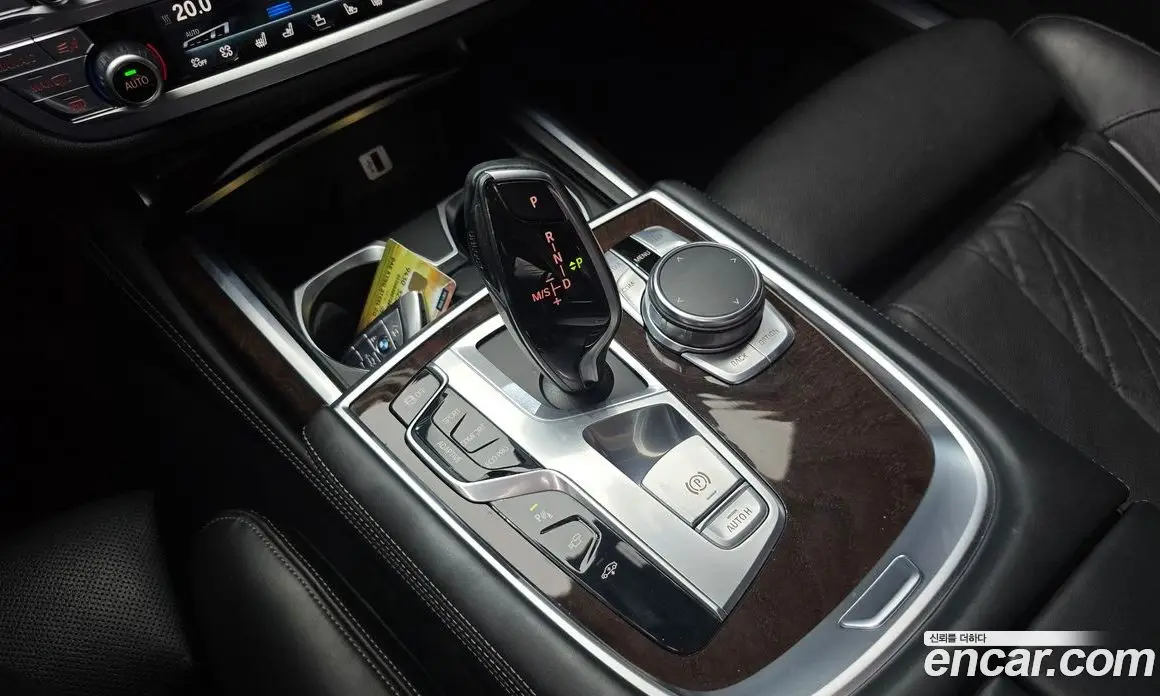 BMW 7 серия 2016 3.0 автомат (гидро), фото 9 BMW 7 серия 2016 3.0 автомат (гидро), фото 9