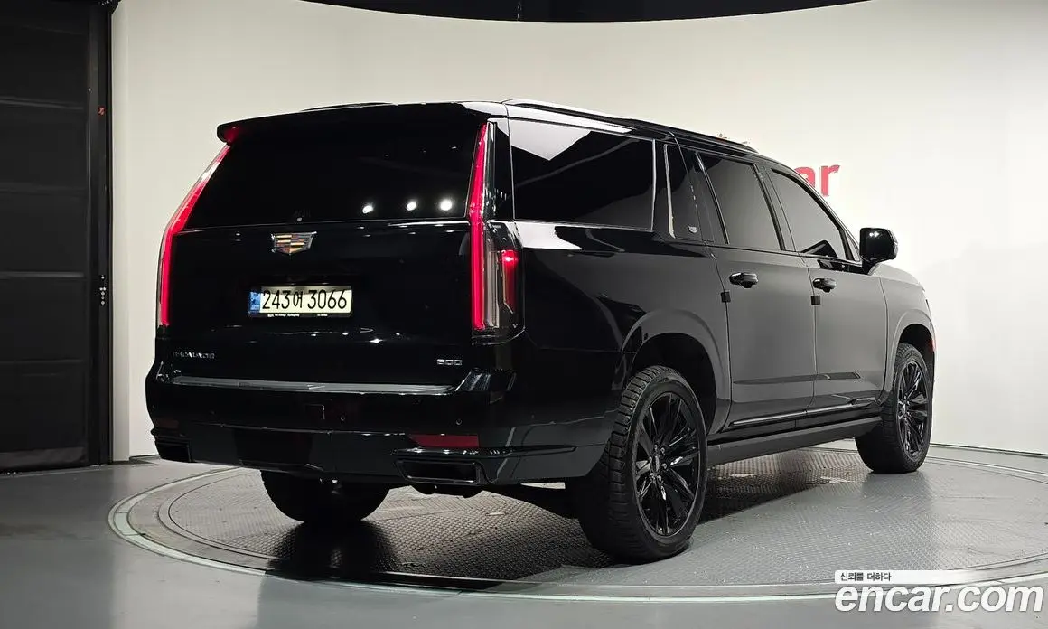 Cadillac Escalade 2021 6.2 автомат (гидро), фото 2 Cadillac Escalade 2021 6.2 автомат (гидро), фото 2