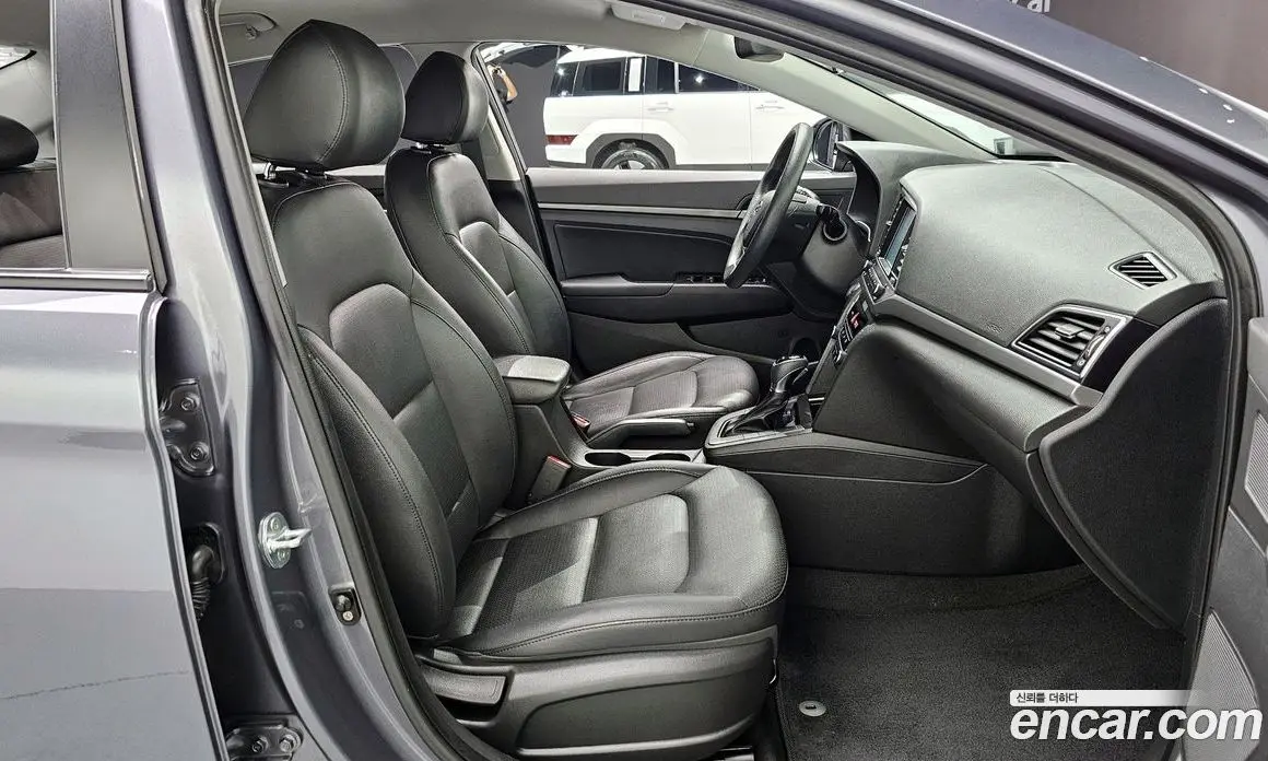 Hyundai Avante 2018 1.6 автомат (гидро), фото 12 Hyundai Avante 2018 1.6 автомат (гидро), фото 12