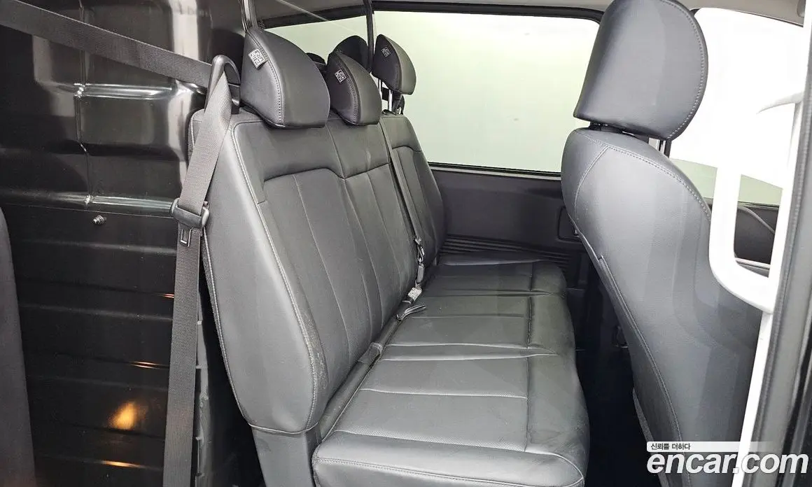 Hyundai Staria 2022 2.2 автомат (гидро), фото 11