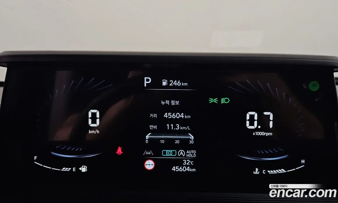 Hyundai Staria 2022 2.2 автомат (гидро), фото 8