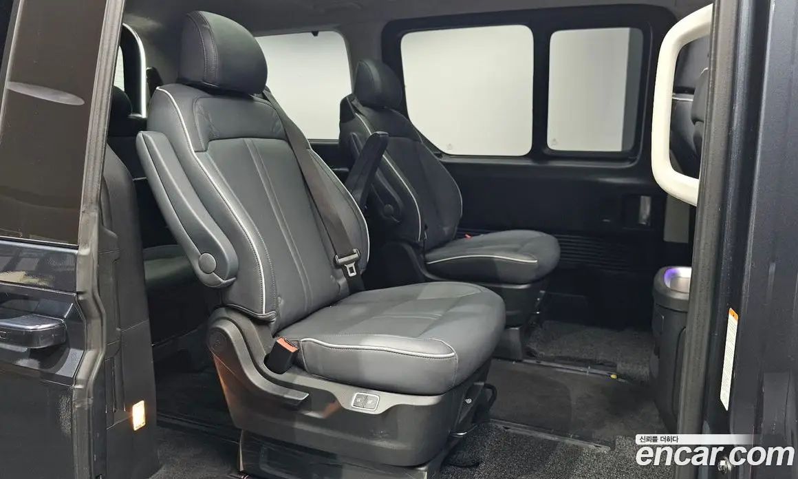 Hyundai Staria 2024 2.2 автомат (гидро), фото 11