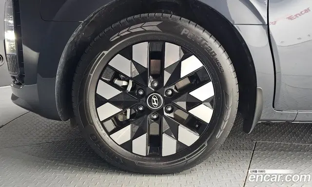 Hyundai Staria 2024 2.2 автомат (гидро), миниатюра 5