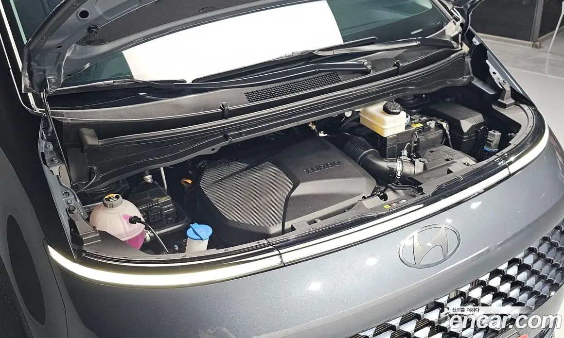 Hyundai Staria 2024 2.2 автомат (гидро), фото 6