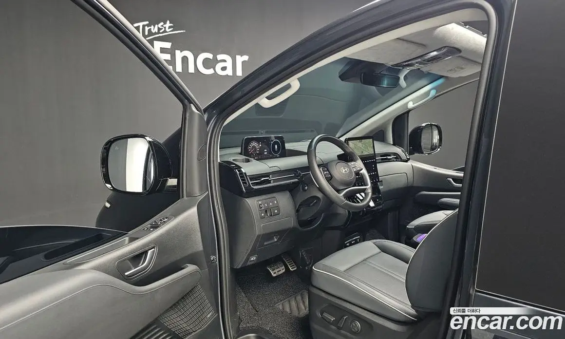 Hyundai Staria 2024 2.2 автомат (гидро), фото 10