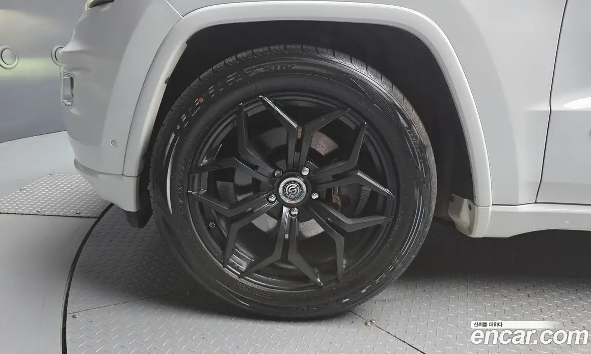 Jeep Cherokee 2017 3.0 автомат (гидро), фото 5