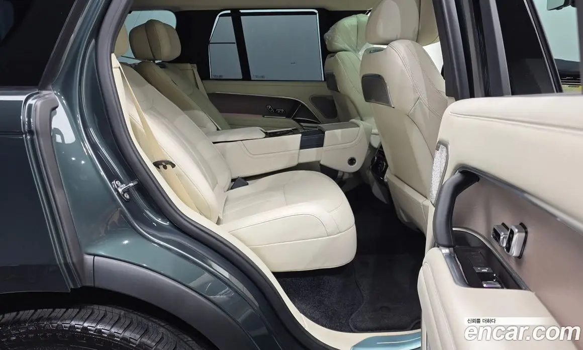 Land Rover Range Rover 2025 4.4 автомат (гидро), фото 12