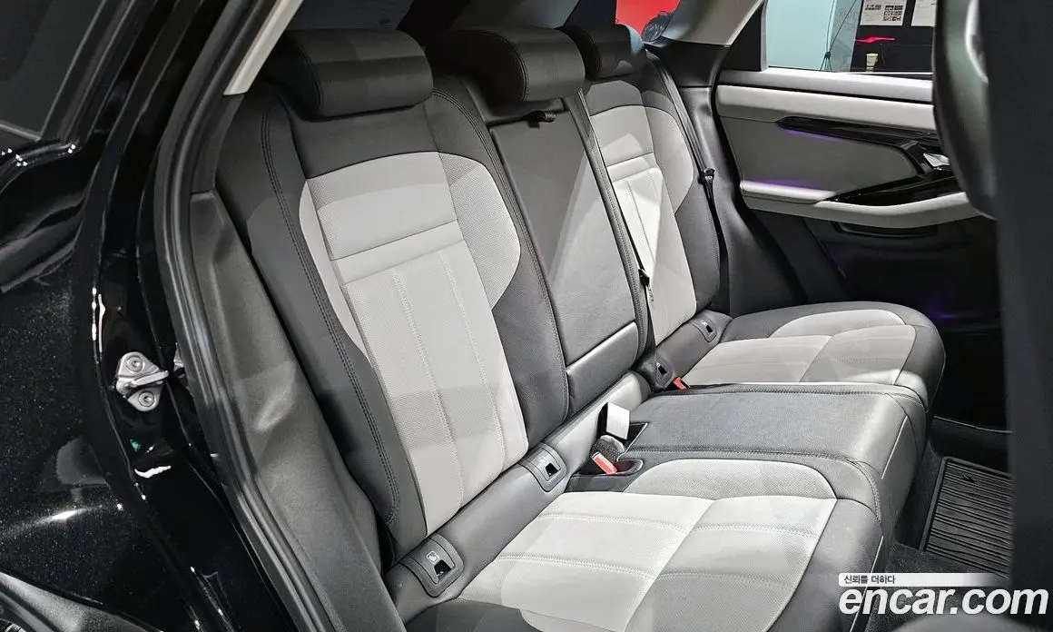 Land Rover Range Rover Evoque 2025 2.0 автомат (гидро), фото 12