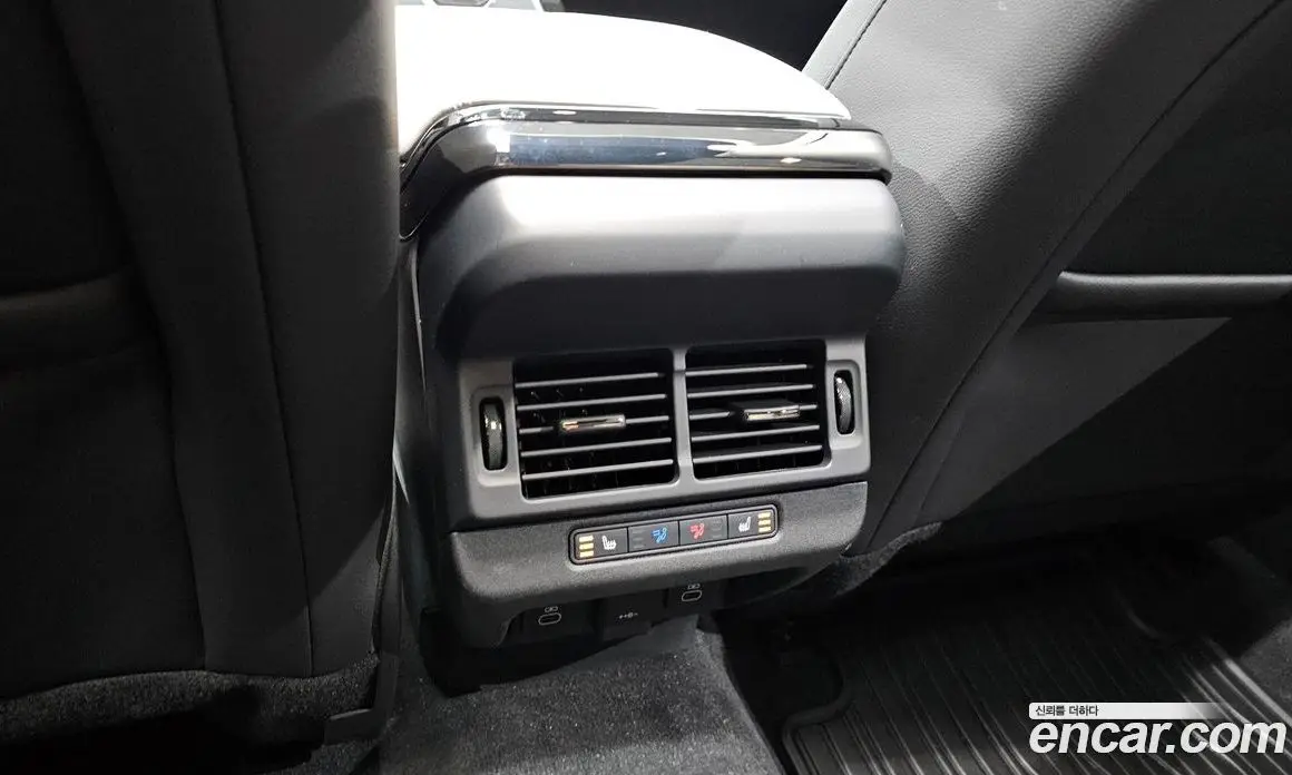 Land Rover Range Rover Evoque 2025 2.0 автомат (гидро), фото 18