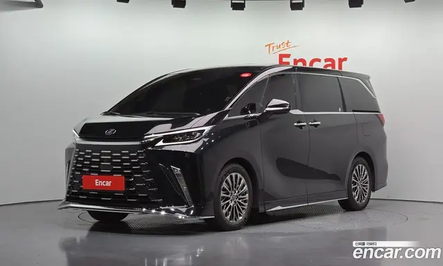 Lexus LM, 2026, 4 121 км