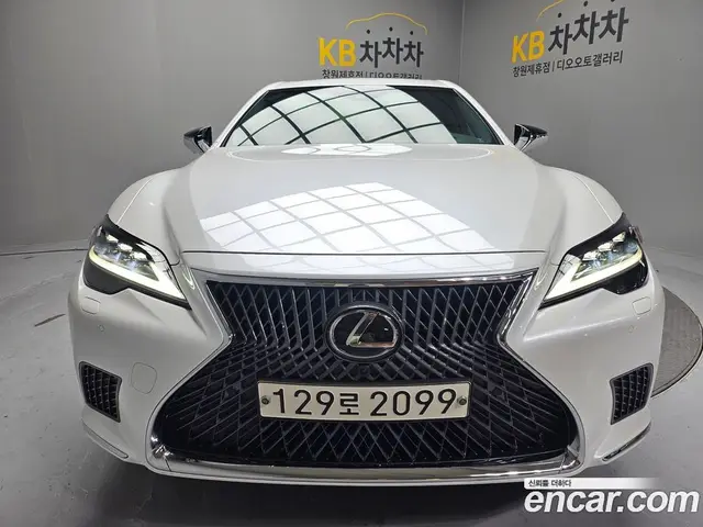 Lexus LS 2022 3.5 автомат (гидро), миниатюра 2