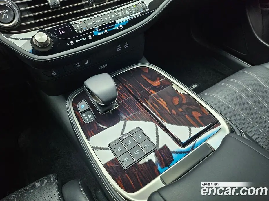 Lexus LS 2022 3.5 автомат (гидро), фото 13