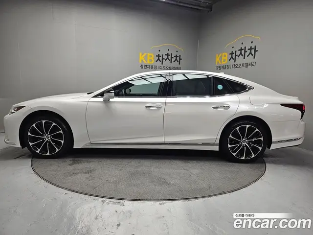 Lexus LS 2022 3.5 автомат (гидро), миниатюра 3