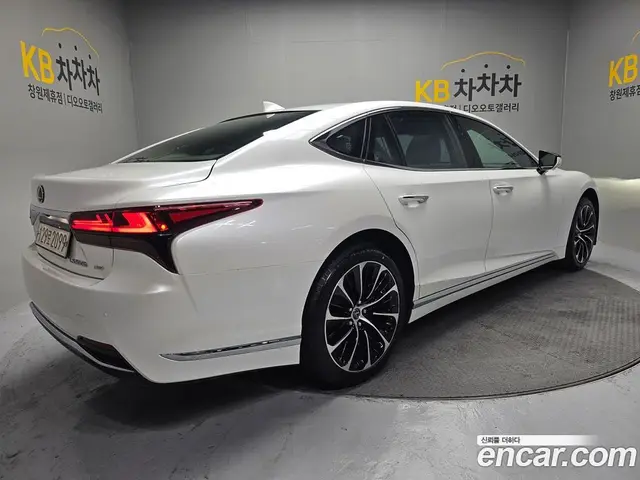 Lexus LS 2022 3.5 автомат (гидро), миниатюра 4