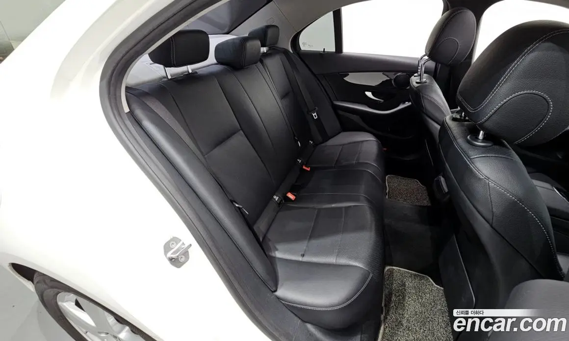 Mercedes-Benz C-Class 2017 2.0 автомат (гидро), фото 12 Mercedes-Benz C-Class 2017 2.0 автомат (гидро), фото 12