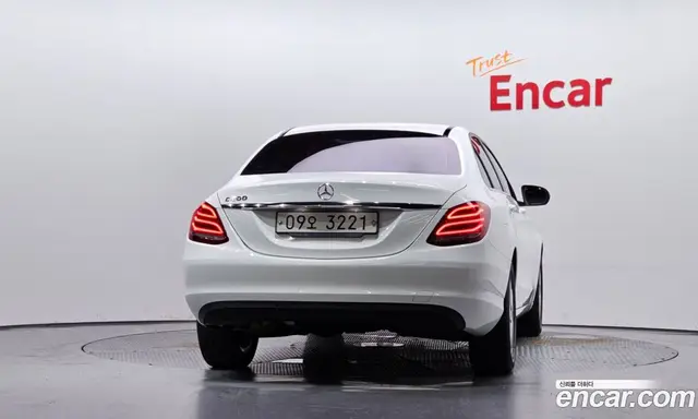 Mercedes-Benz C-Class 2017 2.0 автомат (гидро), миниатюра 4 Mercedes-Benz C-Class 2017 2.0 автомат (гидро), миниатюра 4