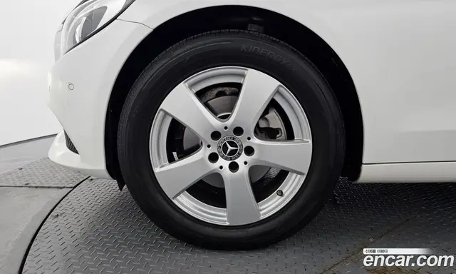 Mercedes-Benz C-Class 2017 2.0 автомат (гидро), миниатюра 5 Mercedes-Benz C-Class 2017 2.0 автомат (гидро), миниатюра 5