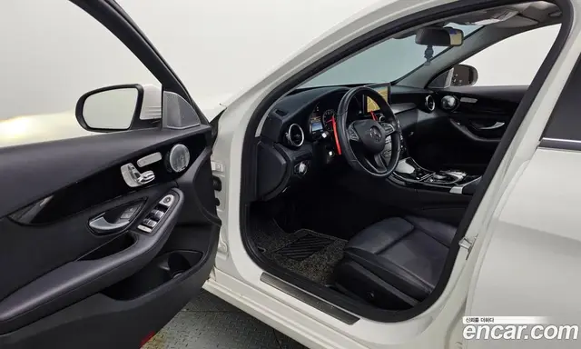 Mercedes-Benz C-Class 2017 2.0 автомат (гидро), миниатюра 10 Mercedes-Benz C-Class 2017 2.0 автомат (гидро), миниатюра 10