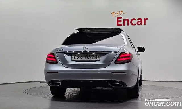 Mercedes-Benz E-Class 2016 2.0 автомат (гидро), миниатюра 4 Mercedes-Benz E-Class 2016 2.0 автомат (гидро), миниатюра 4