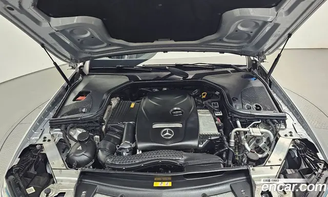 Mercedes-Benz E-Class 2016 2.0 автомат (гидро), миниатюра 6 Mercedes-Benz E-Class 2016 2.0 автомат (гидро), миниатюра 6