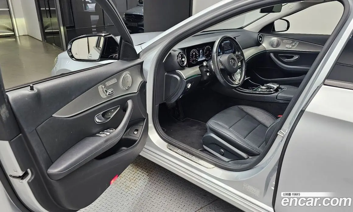 Mercedes-Benz E-Class 2016 2.0 автомат (гидро), фото 10 Mercedes-Benz E-Class 2016 2.0 автомат (гидро), фото 10