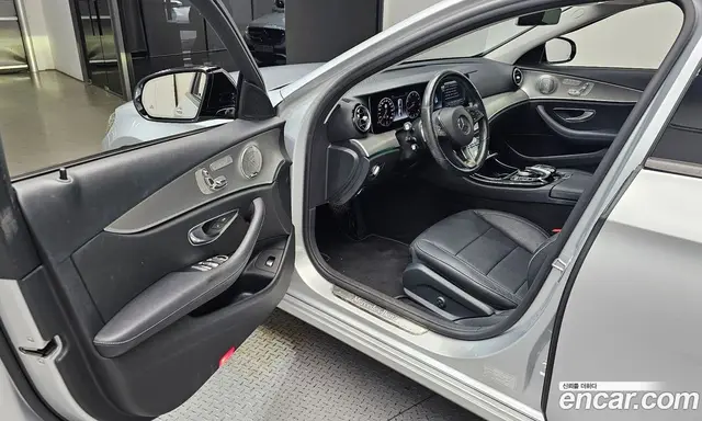 Mercedes-Benz E-Class 2016 2.0 автомат (гидро), миниатюра 10 Mercedes-Benz E-Class 2016 2.0 автомат (гидро), миниатюра 10