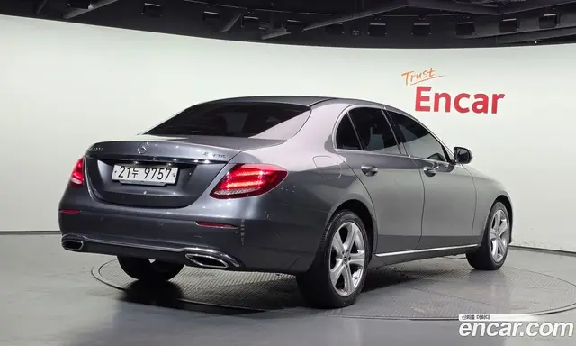 Mercedes-Benz E-Class 2017 1.9 автомат (гидро), миниатюра 2