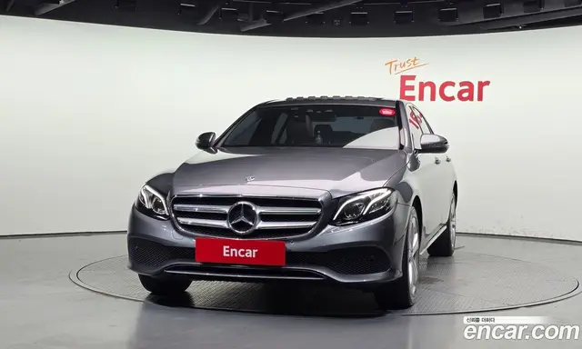 Mercedes-Benz E-Class 2017 1.9 автомат (гидро), миниатюра 3