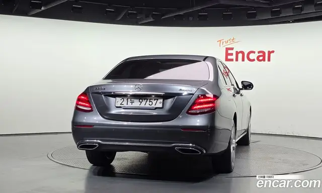 Mercedes-Benz E-Class 2017 1.9 автомат (гидро), миниатюра 4