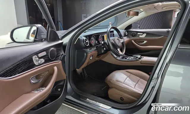 Mercedes-Benz E-Class 2017 1.9 автомат (гидро), миниатюра 10