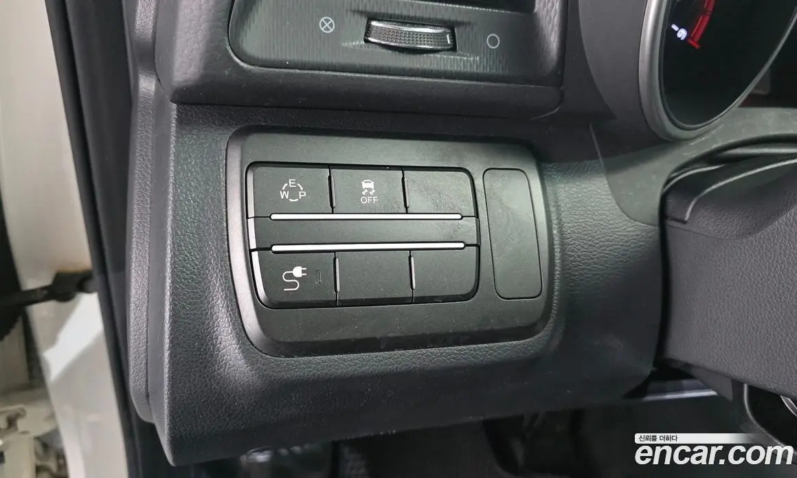 SsangYong TIBOLI 2017 1.6 автомат (гидро), фото 13 SsangYong TIBOLI 2017 1.6 автомат (гидро), фото 13