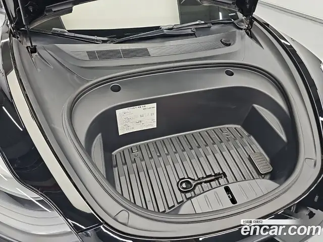 Tesla Model 3 2022 автомат (гидро), миниатюра 5