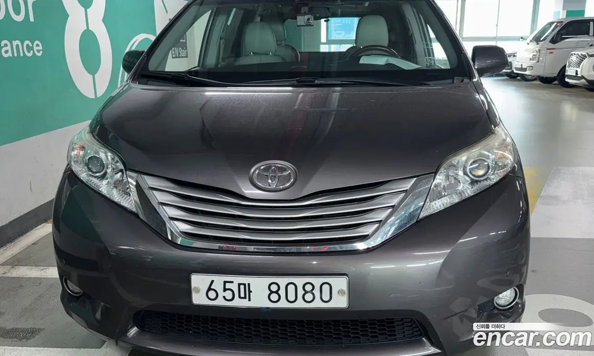 Toyota Sienna 2014 3.5 автомат (гидро), фото 2 Toyota Sienna 2014 3.5 автомат (гидро), фото 2