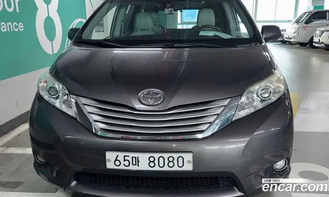 Toyota Sienna 2014 3.5 автомат (гидро), миниатюра 2 Toyota Sienna 2014 3.5 автомат (гидро), миниатюра 2