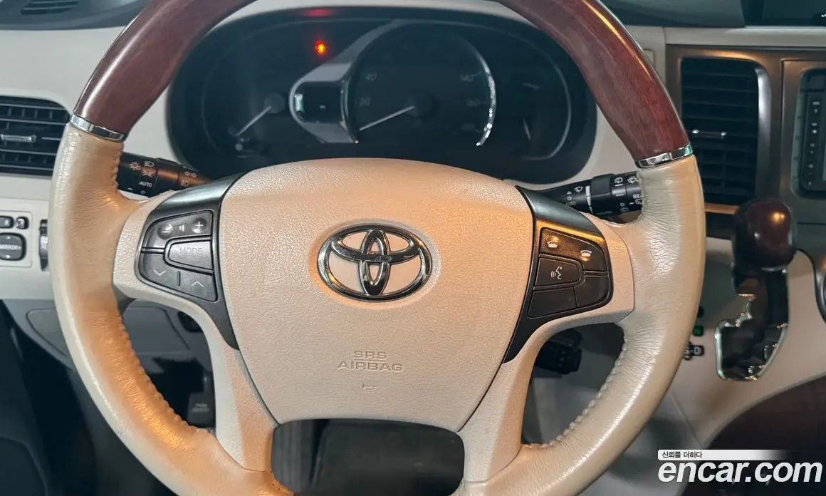 Toyota Sienna 2014 3.5 автомат (гидро), фото 13 Toyota Sienna 2014 3.5 автомат (гидро), фото 13