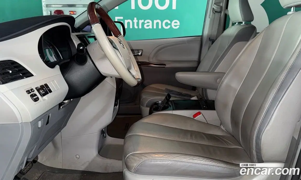 Toyota Sienna 2014 3.5 автомат (гидро), фото 17 Toyota Sienna 2014 3.5 автомат (гидро), фото 17
